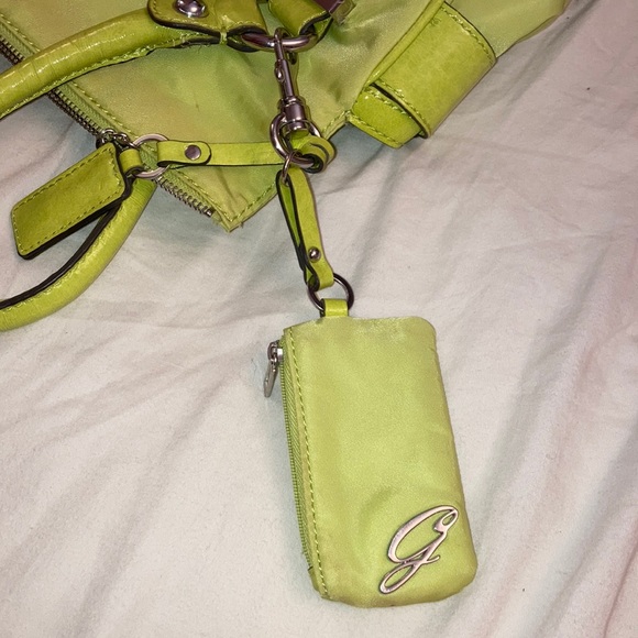 Guess purse - Picture 5 of 5